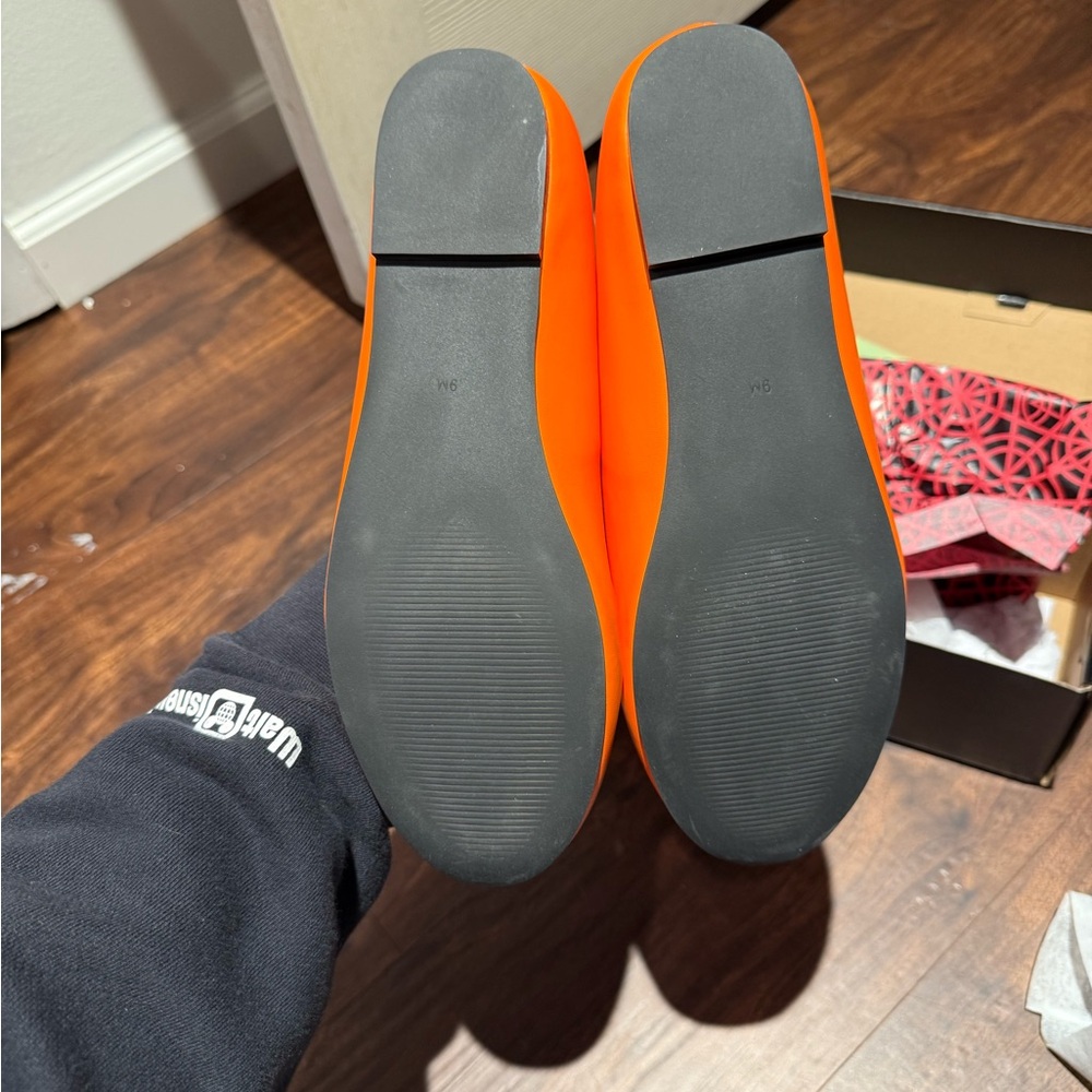 YRU Orange Pumpkin Flats - Picture 3 of 4